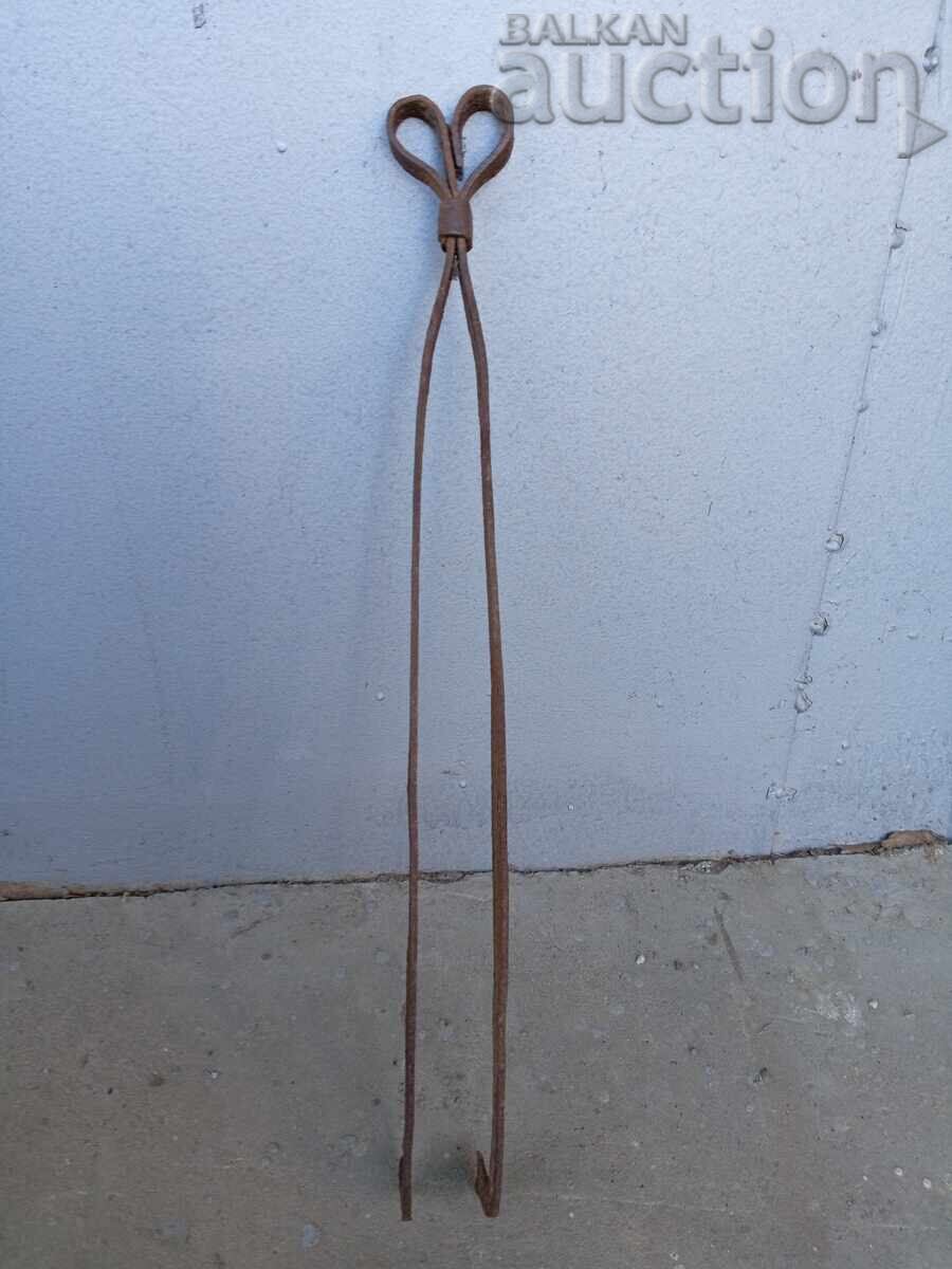 Auction Old PRIMITIVE hand forged dilaf wrought iron tongs Auction Old PRIMITIVE hand forged dilaf wrought iron tongs