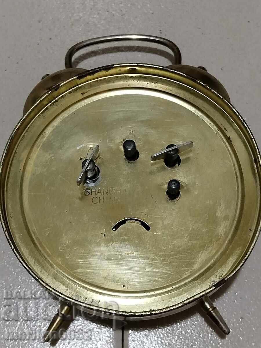 Παράδοση Κινεζικό ξυπνητήρι επιτραπέζιο ρολόι του 1980 Παράδοση Κινεζικό ξυπνητήρι επιτραπέζιο ρολόι του 1980