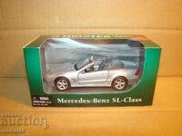 1:38 MAISTO MERCEDES BENZ SL MODEL TROLLEY DE JUCARIE