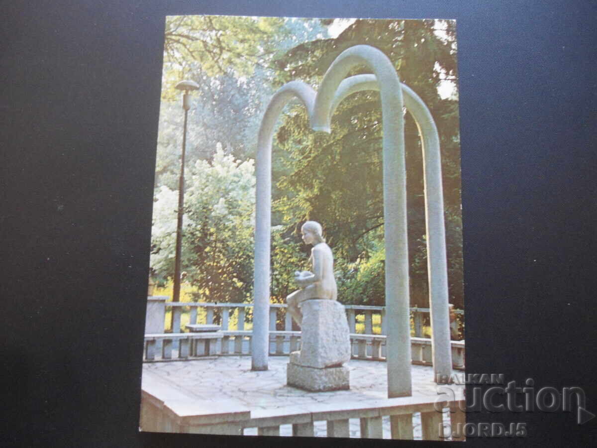 VELINGRAD. Figură sculpturală în parc, carte poștală veche