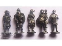 LOT - Figurine/soldați din metal