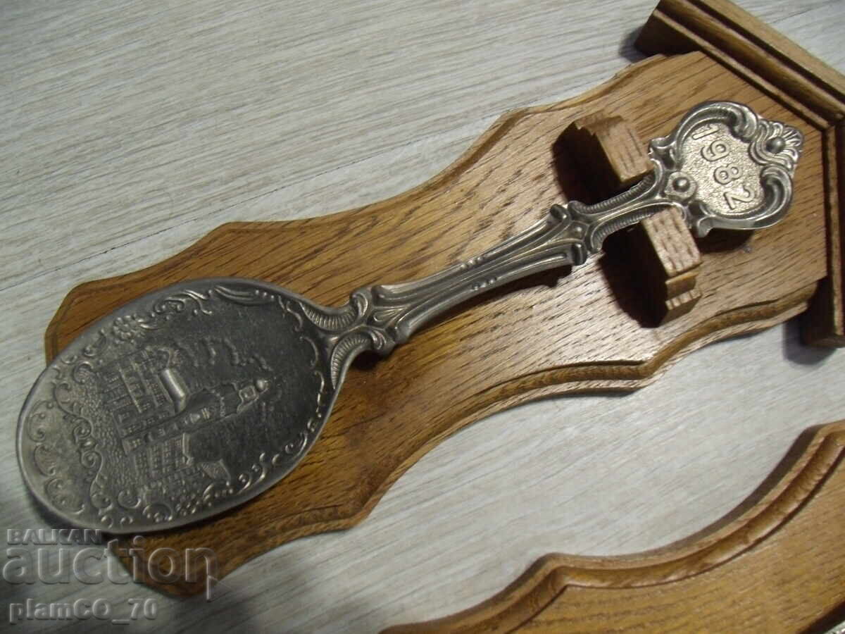 No.*7821 three old metal / tin spoons - Frieling Zinn with price 70.00 BGN | € 35.79 No.*7821 three old metal / tin spoons - Frieling Zinn with price 70.00 BGN | € 35.79