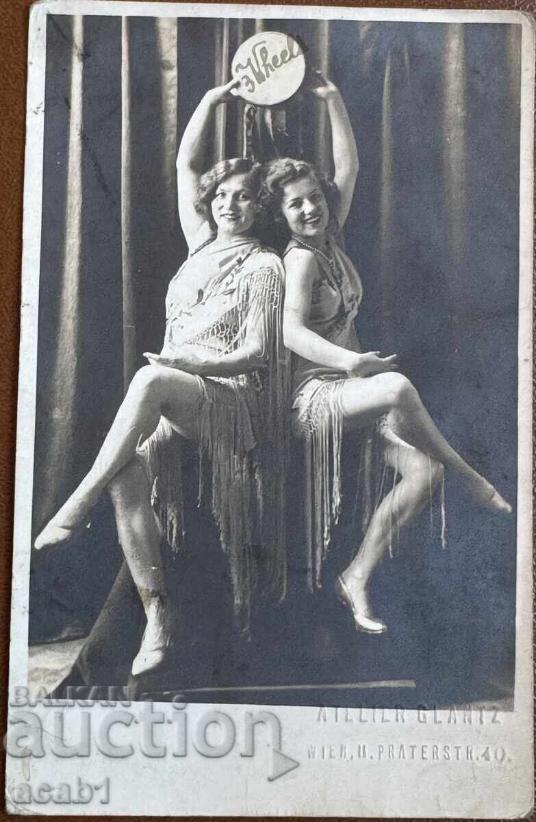 Delivery of Circus artists Vienna Delivery of Circus artists Vienna