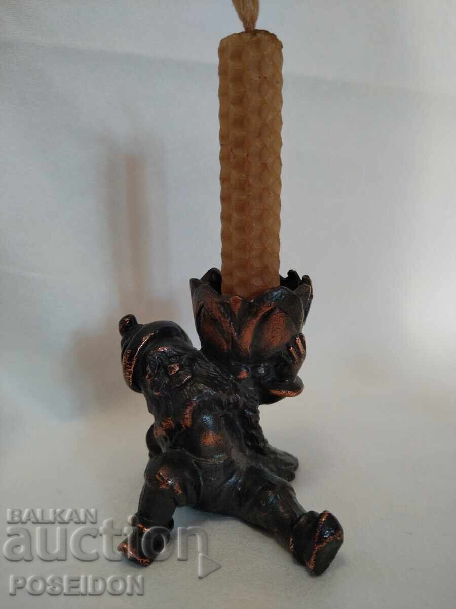 CAMERA DE SARE; MENTA ; SFEŞNIC cu preț 140.00 BGN | € 71.58 CAMERA DE SARE; MENTA ; SFEŞNIC cu preț 140.00 BGN | € 71.58