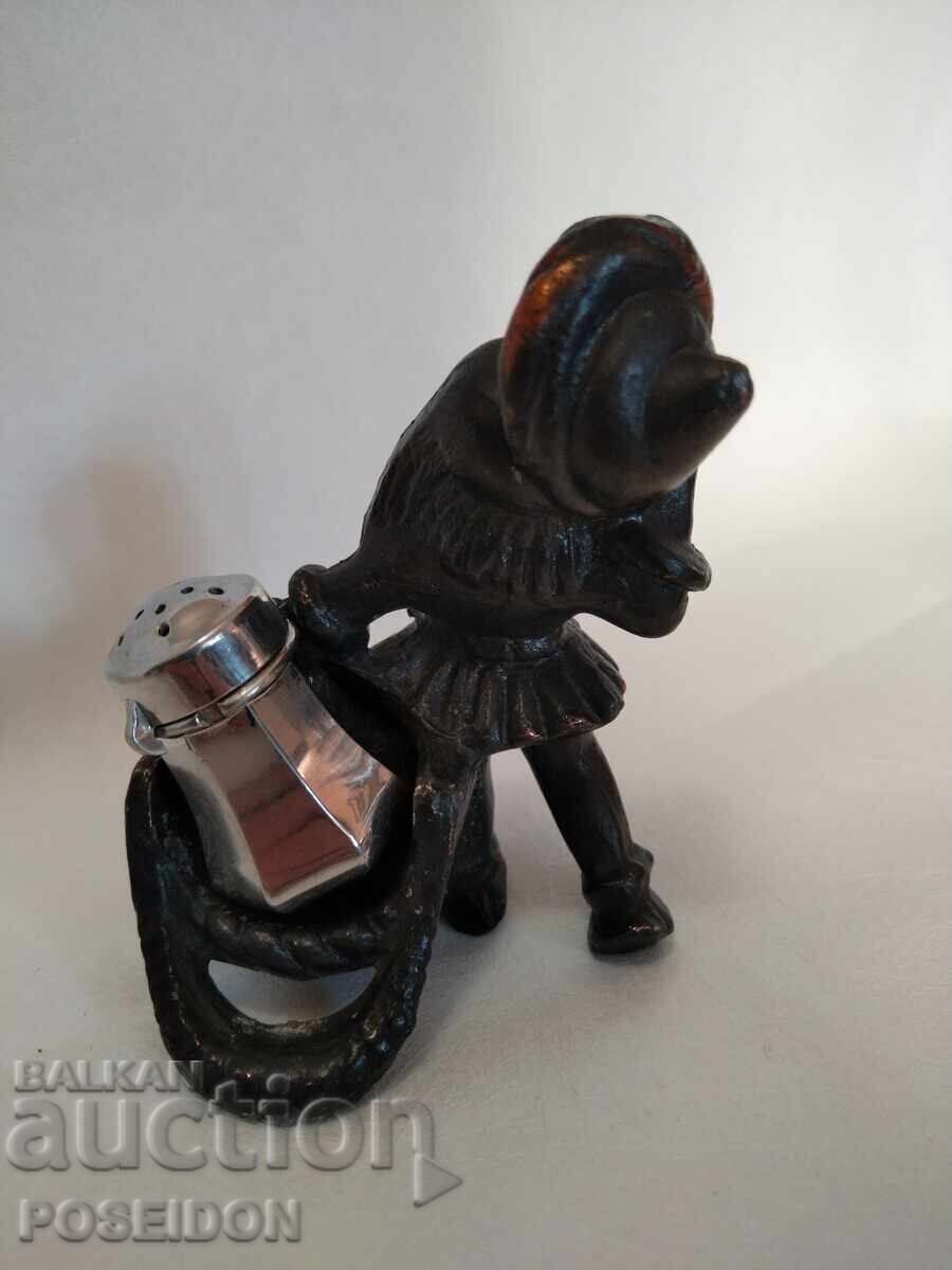 CAMERA DE SARE; MENTA ; SFEŞNIC - 5 CAMERA DE SARE; MENTA ; SFEŞNIC - 5