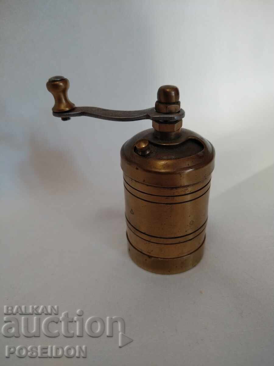 BLACK PEPPER GRINDER BLACK PEPPER GRINDER