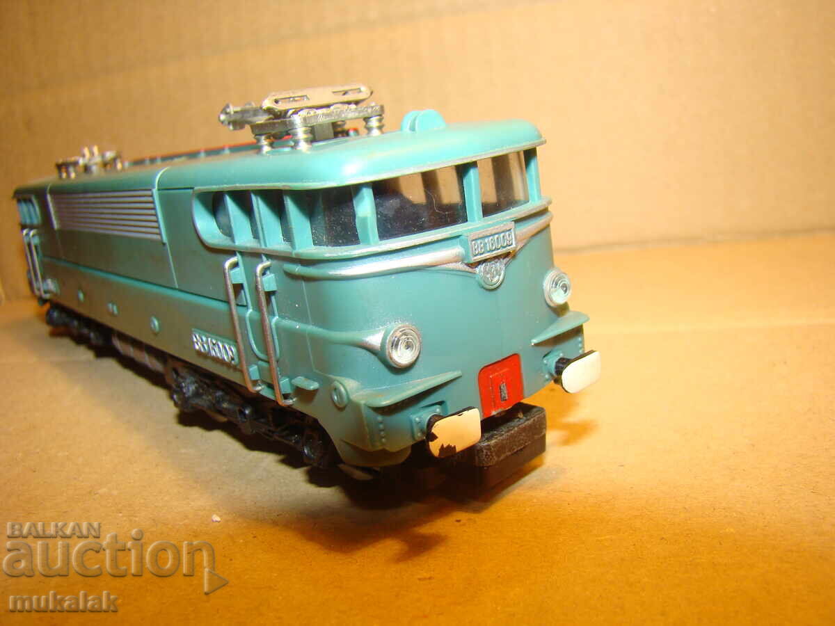 Delivery of SNCF H0 1/87 RAILWAY CAR TRAIN LOCOMOTIVE MODEL TOY Delivery of SNCF H0 1/87 RAILWAY CAR TRAIN LOCOMOTIVE MODEL TOY