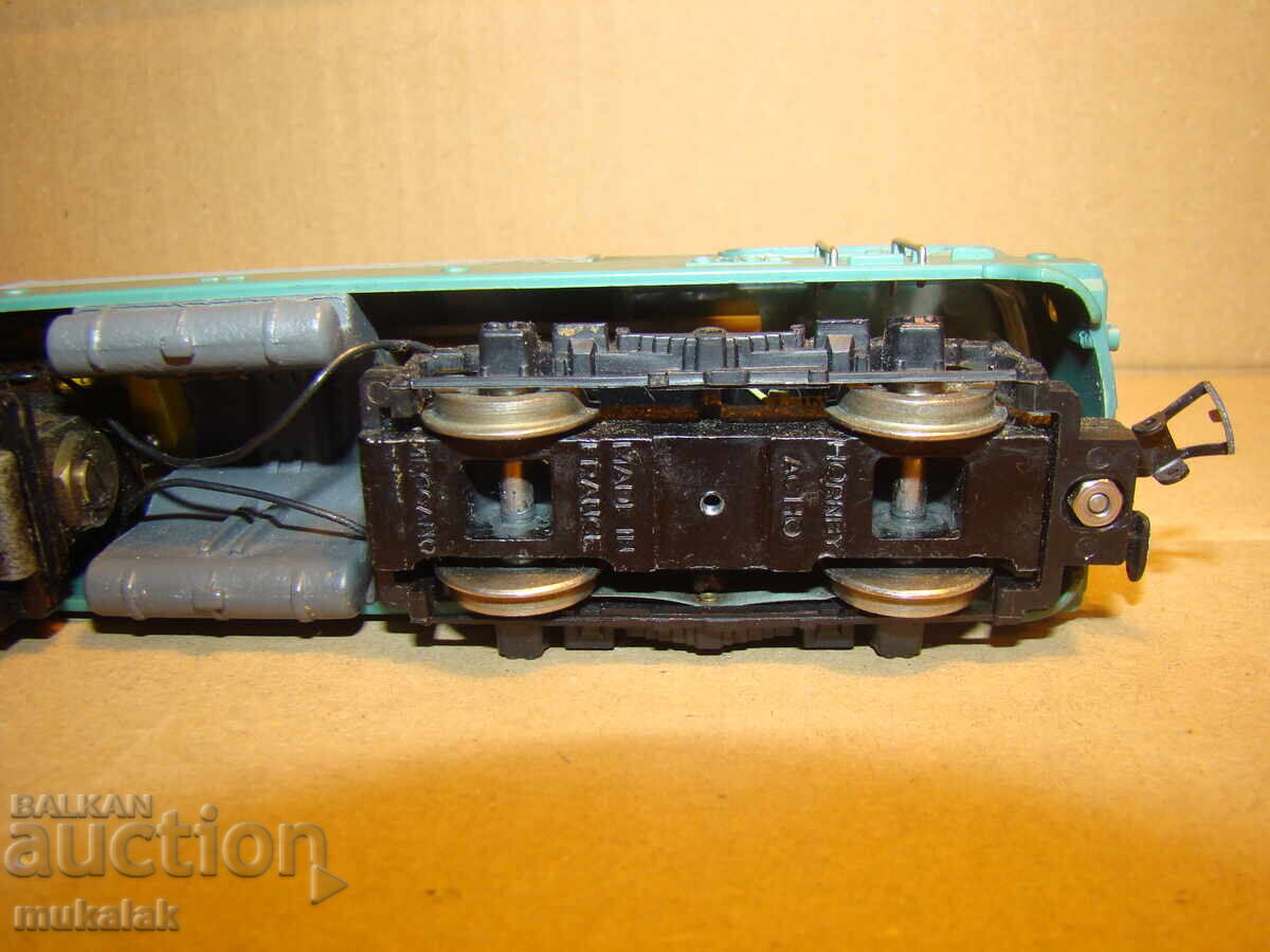 SNCF H0 1/87 RAILWAY CAR TRAIN LOCOMOTIVE MODEL TOY - 7 SNCF H0 1/87 RAILWAY CAR TRAIN LOCOMOTIVE MODEL TOY - 7