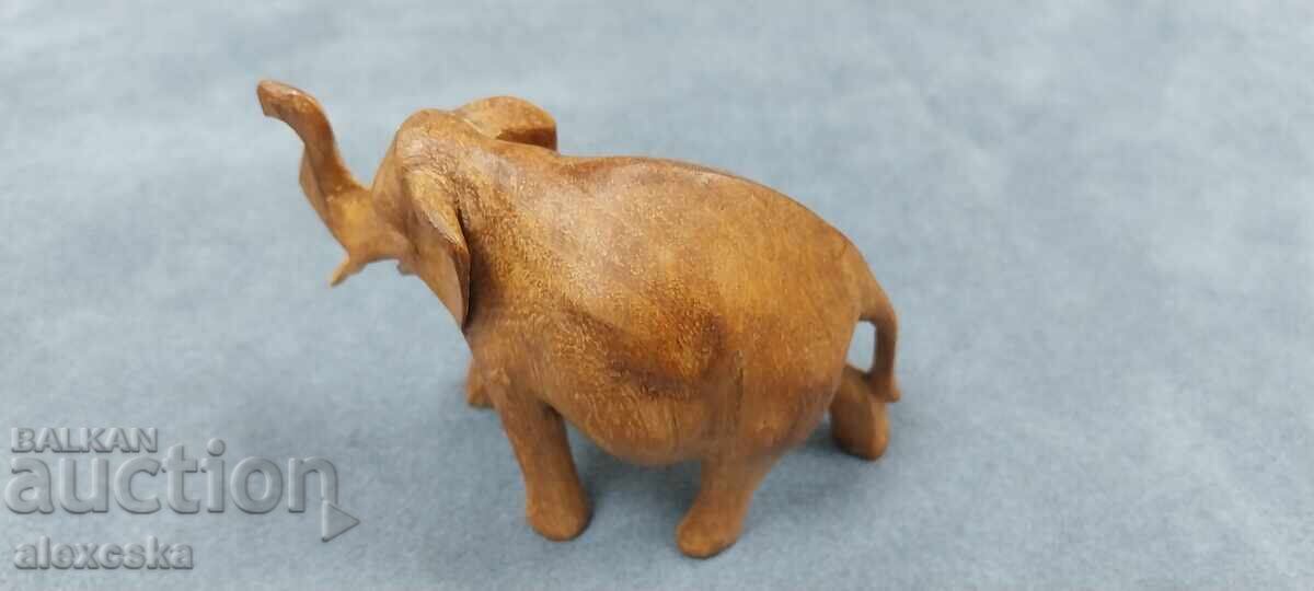 Licitație Elefant de lemn