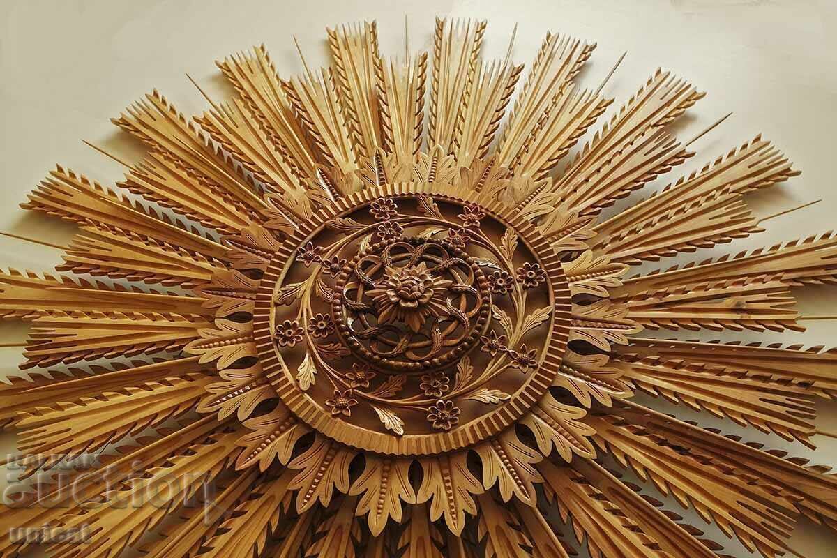 Auction  Wood carving, "sun" rosette, ceiling or wall decoration
