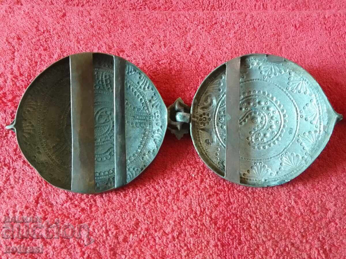 Delivery of Old large silver buckles costume jewelry Delivery of Old large silver buckles costume jewelry