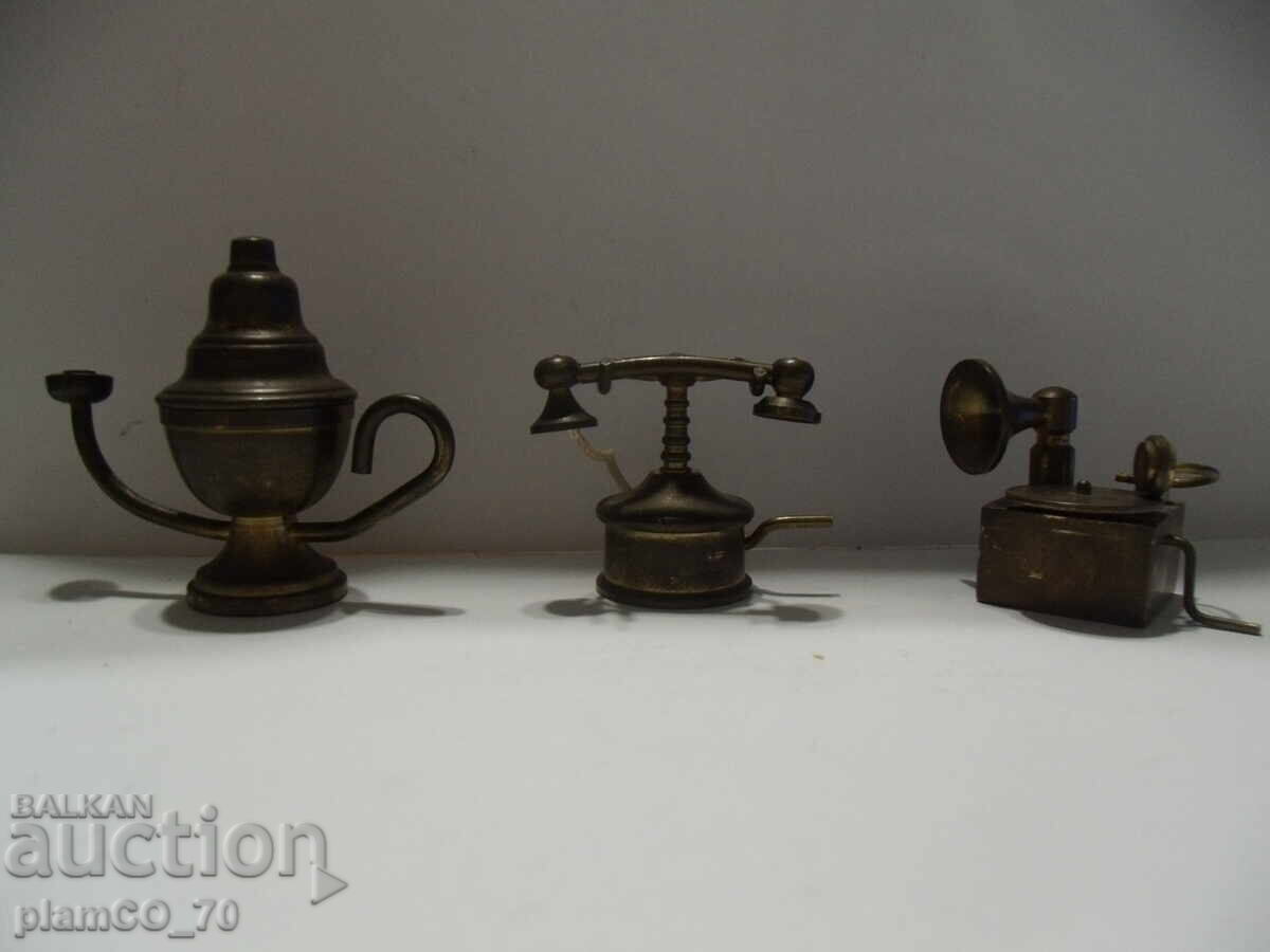 No.*7822 three old small metal / bronze figurines - 6 No.*7822 three old small metal / bronze figurines - 6