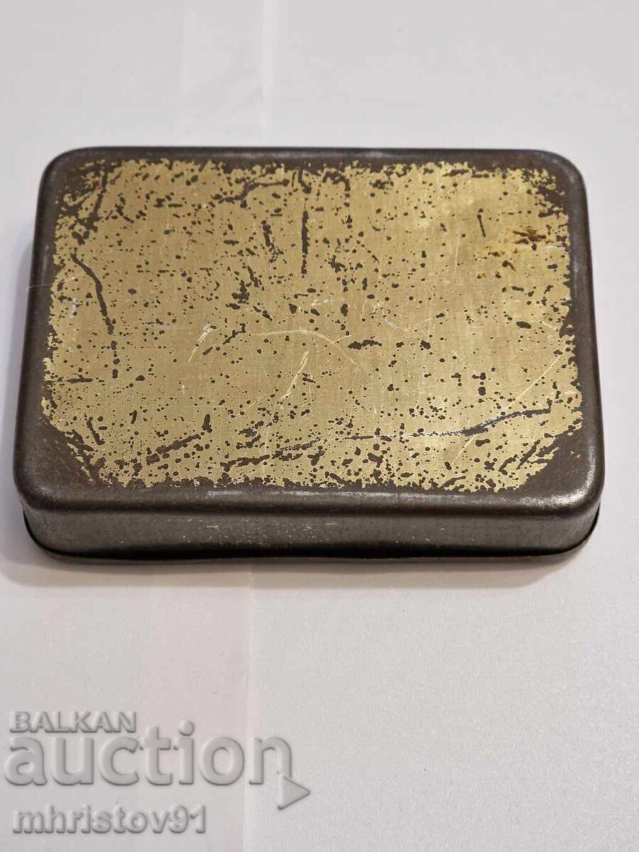 Auction Antique metal tobacco box "Bremer Flagge" by C.F. Vo Auction Antique metal tobacco box "Bremer Flagge" by C.F. Vo