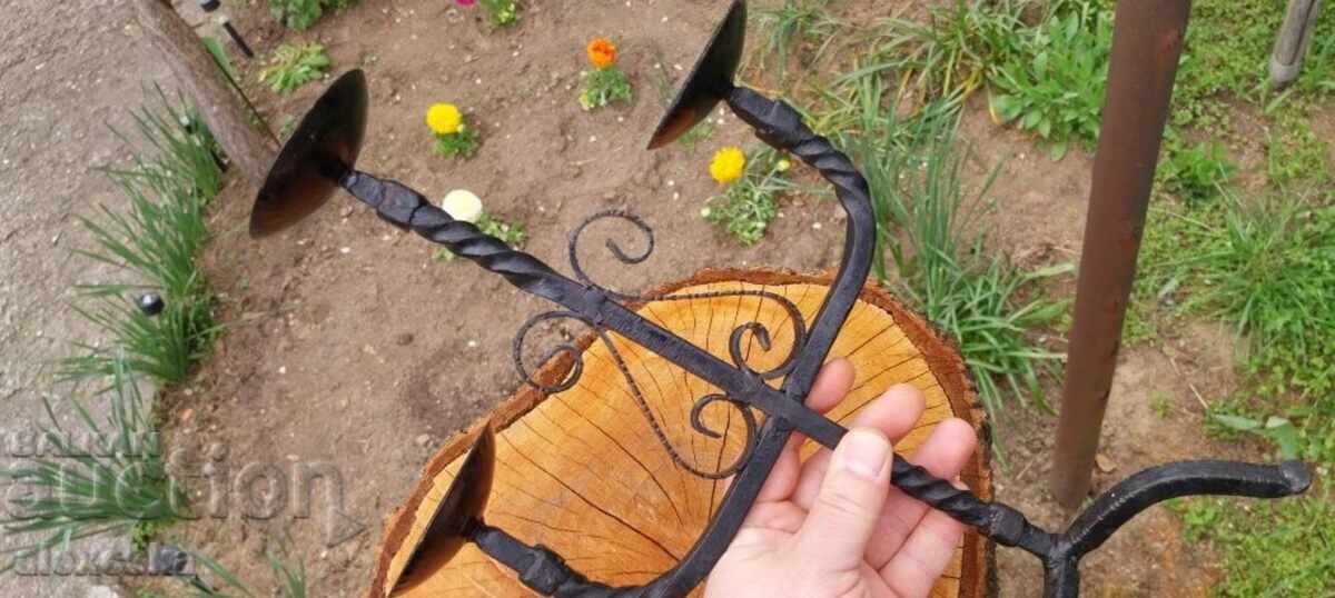 Παλιά σφυρήλατο κηροπήγιο - 6 Παλιά σφυρήλατο κηροπήγιο - 6