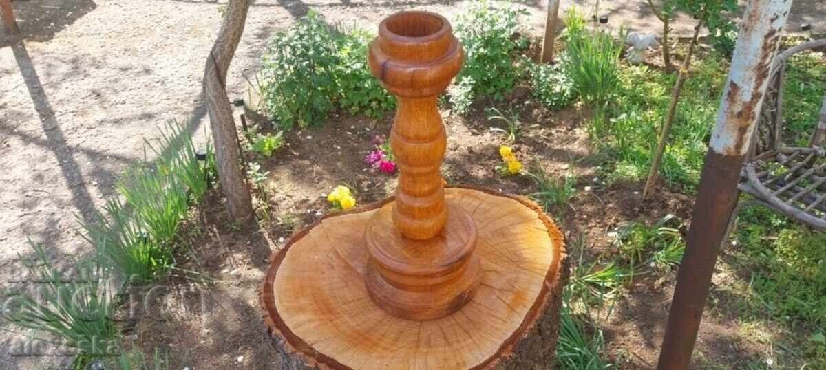 Μεγάλο ξύλινο κηροπήγιο με τιμή 20.00 BGN | € 10.23