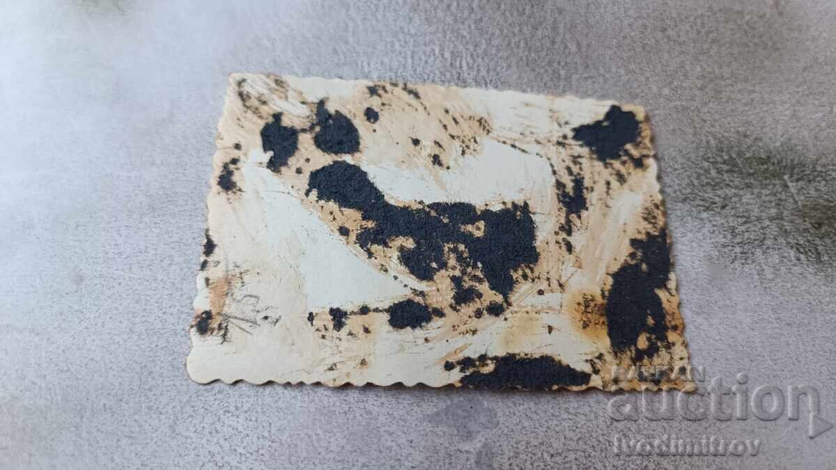 Κα Στρατιώτες με σορτς και γυμνές μέχρι τη μέση με δύο όπλα με τιμή 2.35 BGN | € 1.20