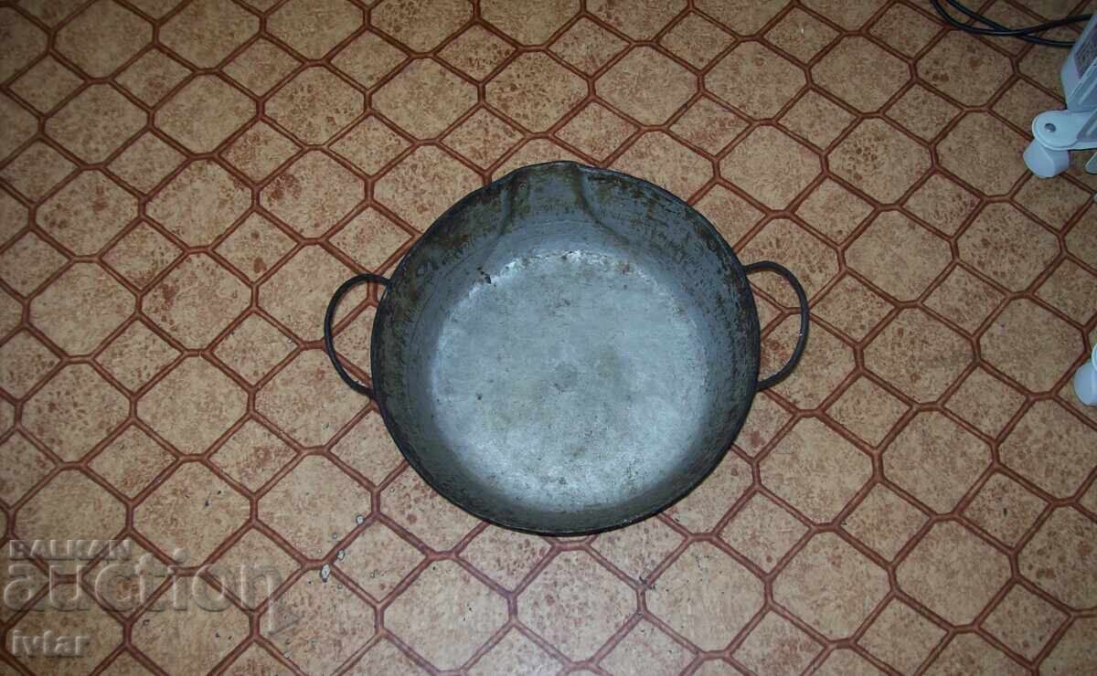 Copper vessel, pot, tray with price 78.00 BGN | € 39.88 Copper vessel, pot, tray with price 78.00 BGN | € 39.88