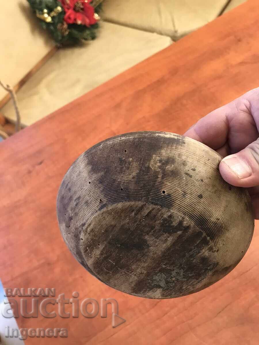 Delivery of WOODEN NUTS BOWL PANE ANTIQUE Delivery of WOODEN NUTS BOWL PANE ANTIQUE