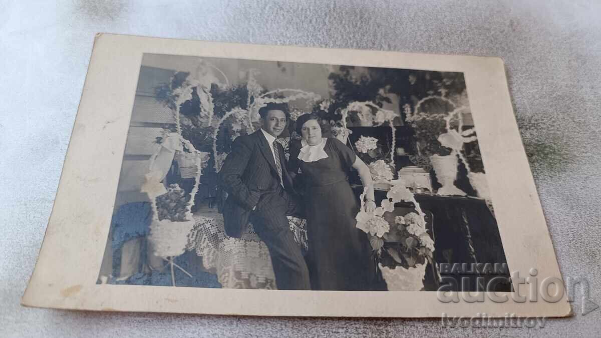 Fotografie Sofia Bărbat și femeie într-o florărie 1934