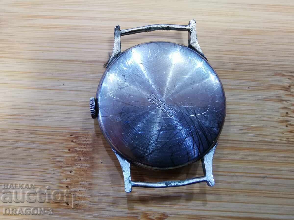 FABRICAT ÎN ELVEȚIA cu preț 55.00 BGN | € 28.12