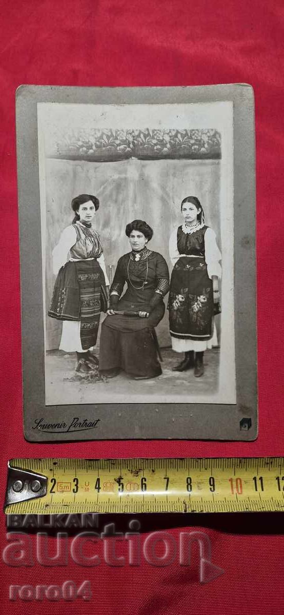 MEDIA - OLD PHOTOGRAPHY - CARDBOARD - 5 MEDIA - OLD PHOTOGRAPHY - CARDBOARD - 5