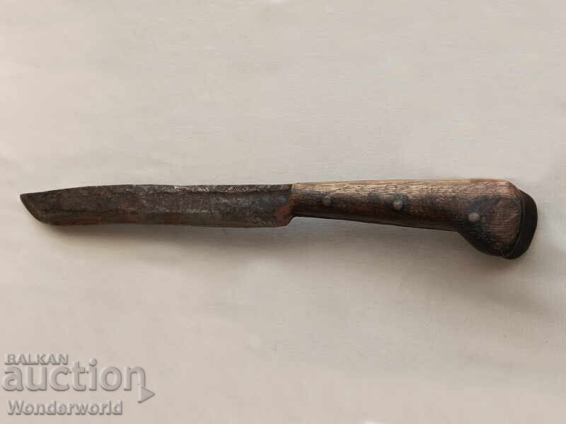 Delivery of Old authentic Bulgarian forged knife karakulak