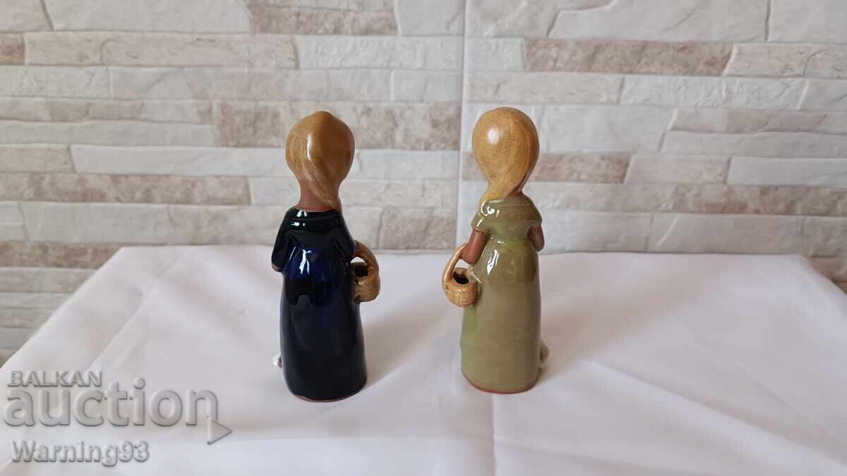 Two ceramic Japanese figures - Women - 6 Two ceramic Japanese figures - Women - 6