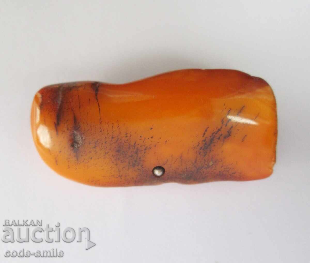 Old ladies' amber brooch, raw amber Old ladies' amber brooch, raw amber