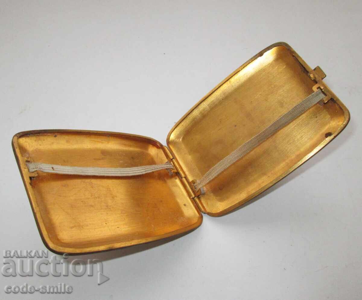 Delivery of Old Renaissance snuffbox, hand-engraved with gilding