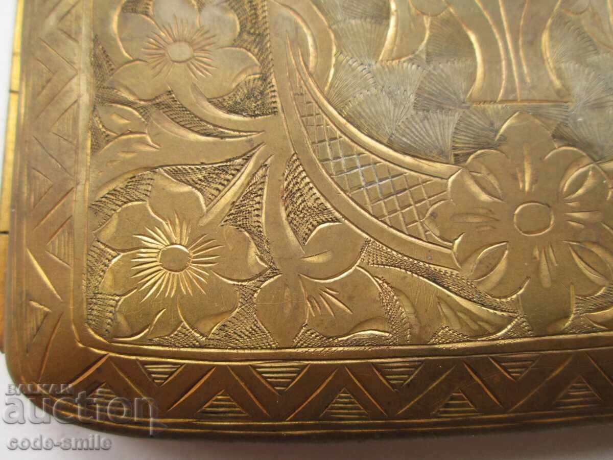 Old Renaissance snuffbox, hand-engraved with gilding - 5