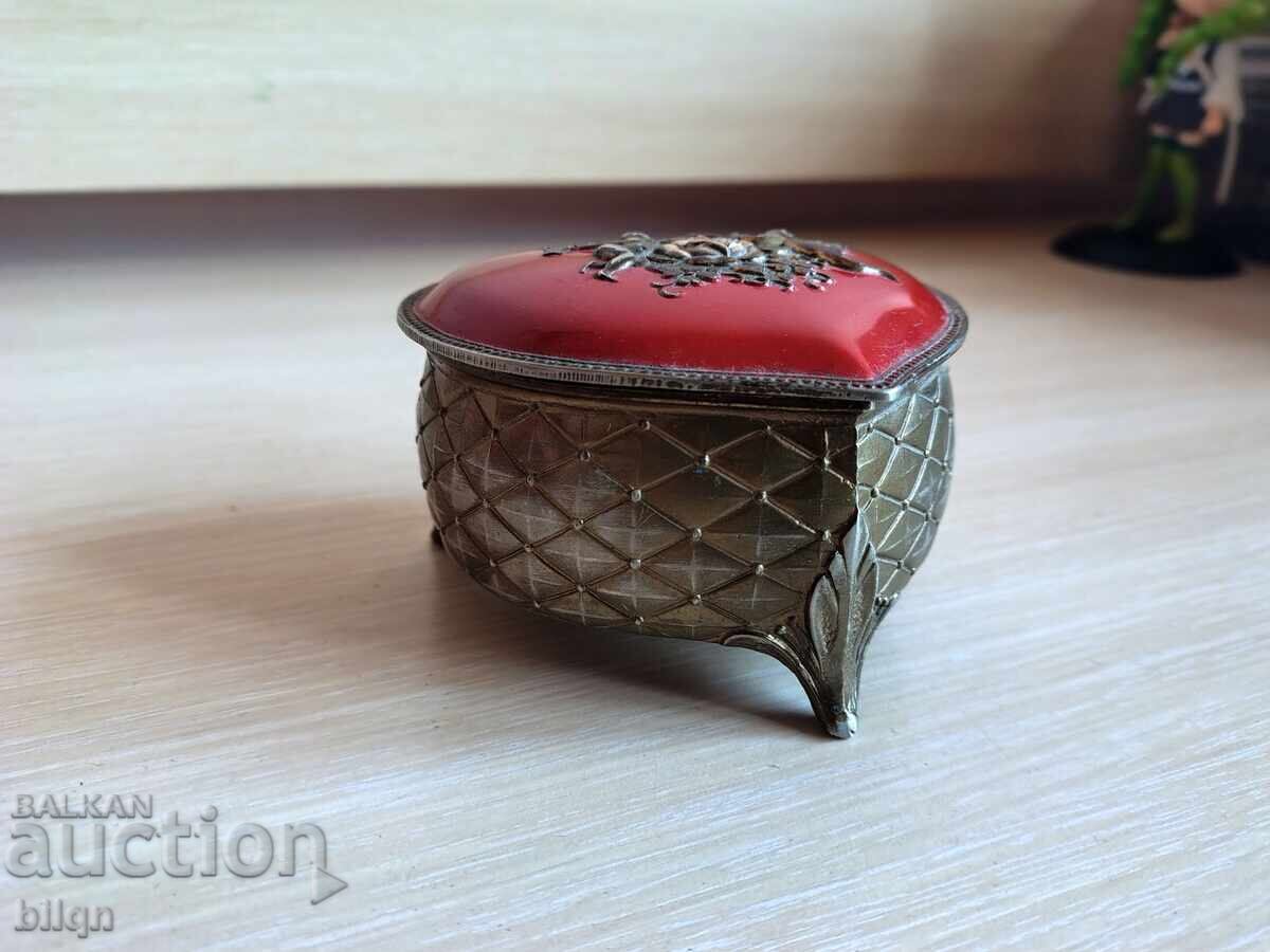 Auction Great Old Silver Plated Heart Jewelry Box Auction Great Old Silver Plated Heart Jewelry Box