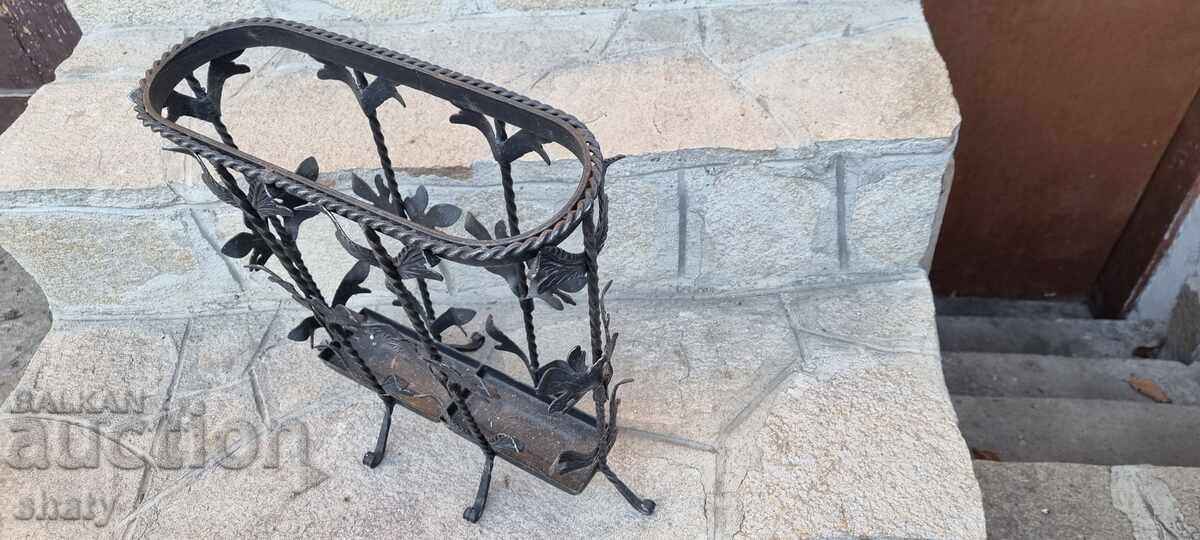 Livrarea Suport pentru umbrele si bast din fier forjat Livrarea Suport pentru umbrele si bast din fier forjat