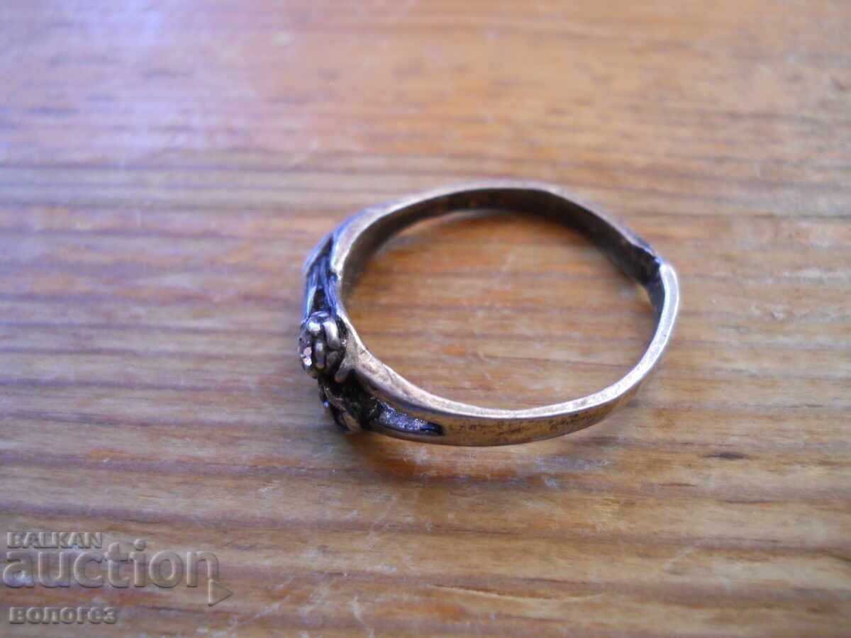 Antique silver ring - 1.90 g / 925 sterling silver with price 10.00 BGN | € 5.11