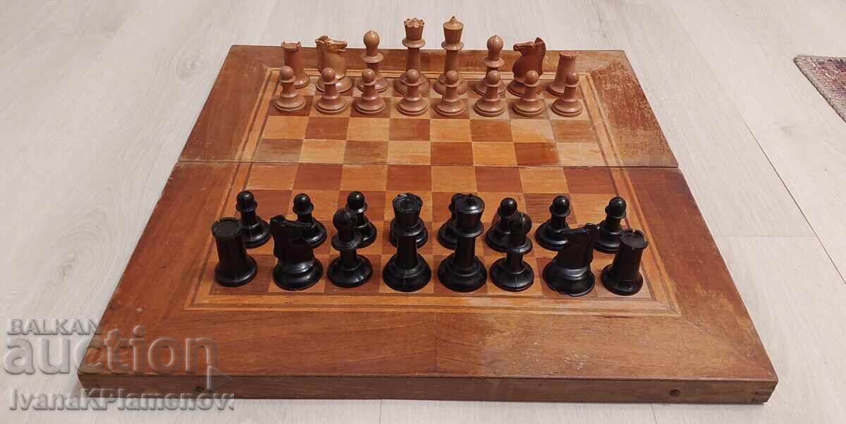 Chess and backgammon large Chess and backgammon large