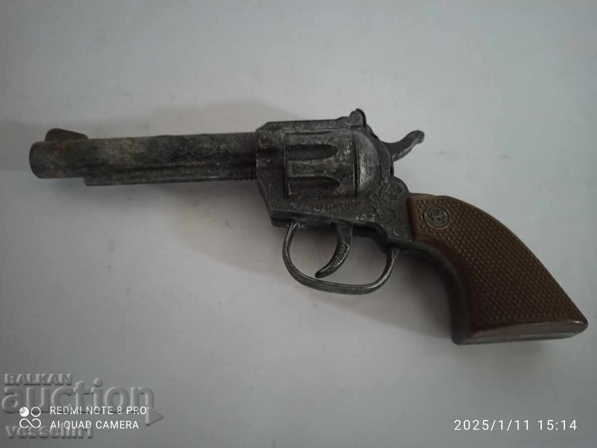 Old toy cap gun for children from the early 80s with price 17.00 BGN | € 8.69 Old toy cap gun for children from the early 80s with price 17.00 BGN | € 8.69