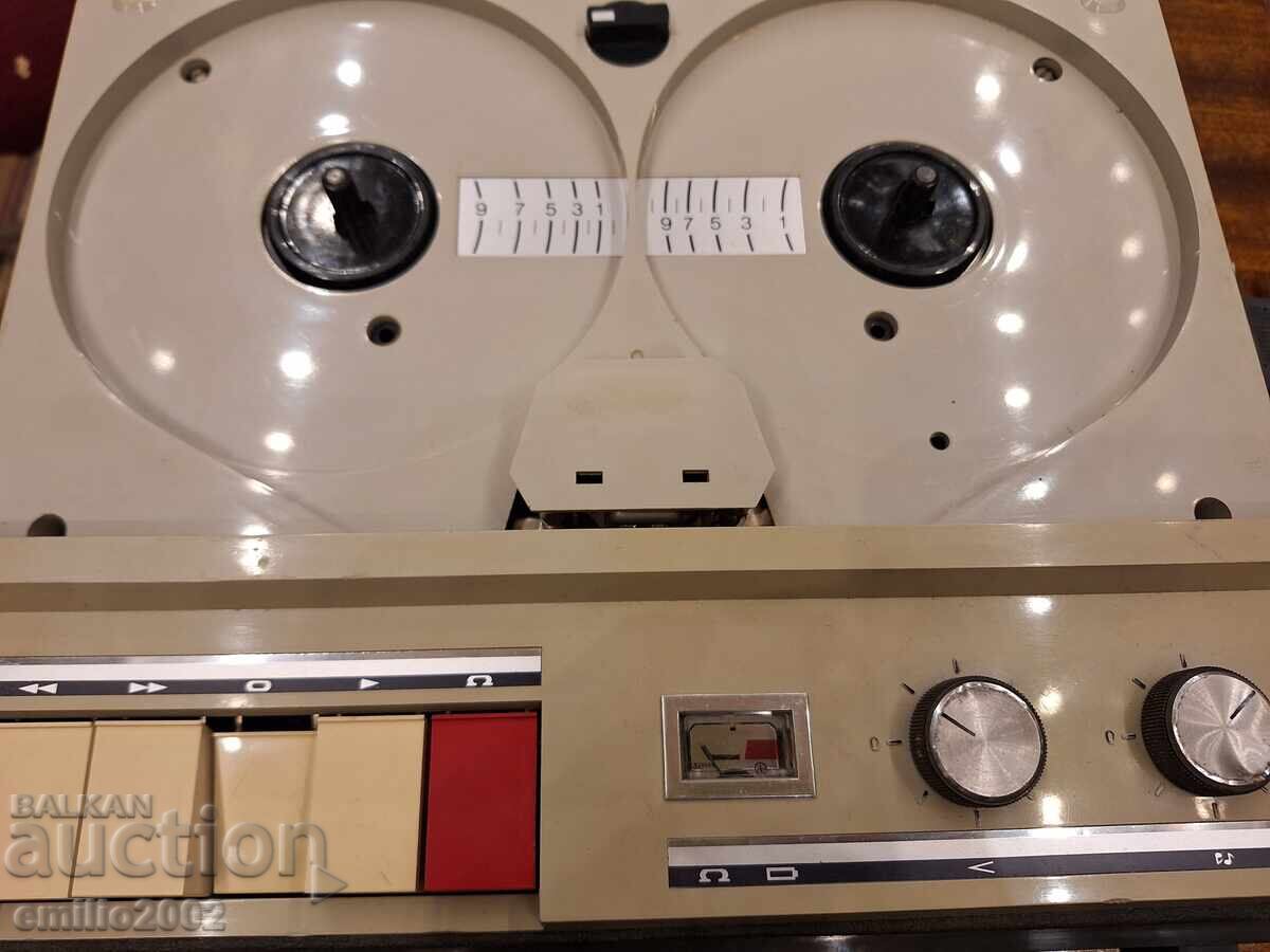 Δημοπρασία Ρετρό μαγνητόφωνο Castelli Δημοπρασία Ρετρό μαγνητόφωνο Castelli