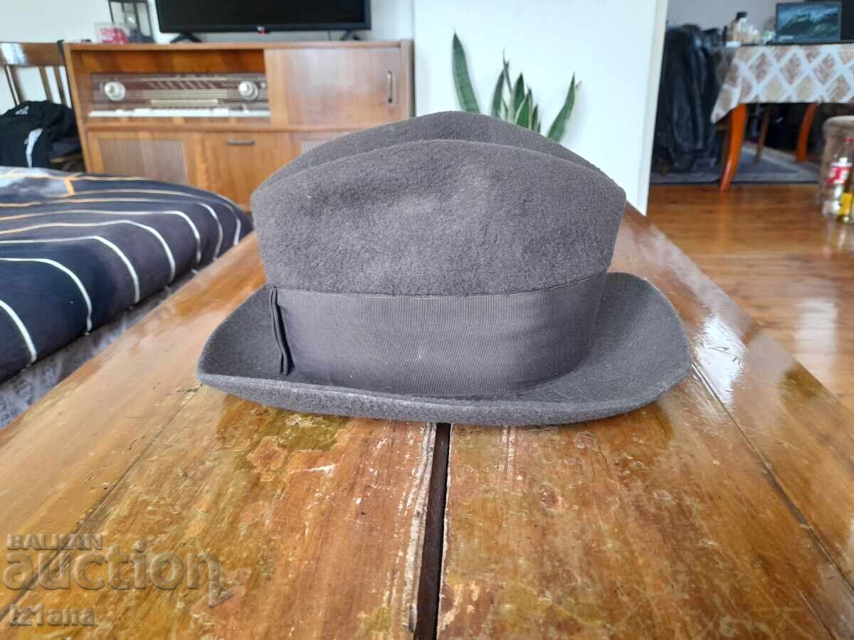 Auction Old bowler hat Auction Old bowler hat