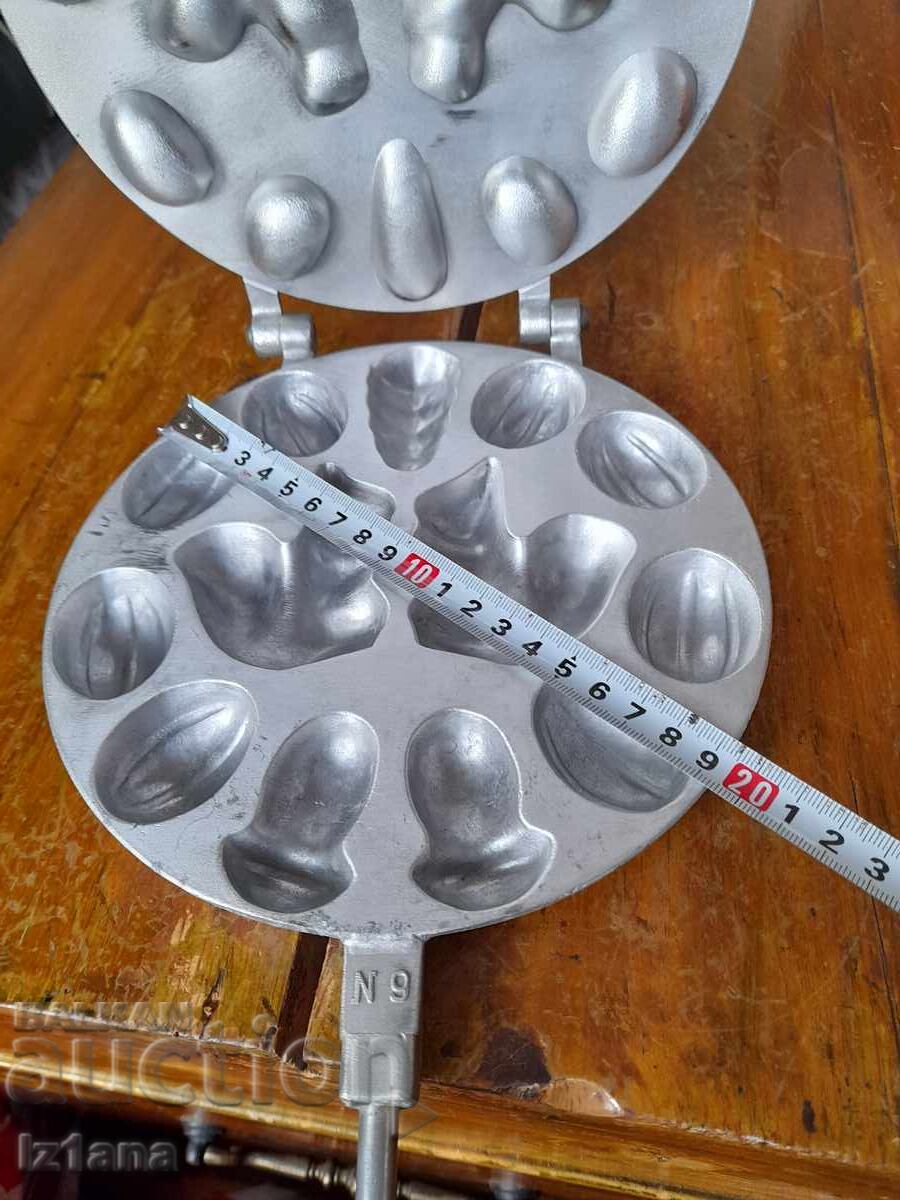 Old cake mold - 5 Old cake mold - 5