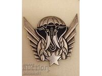 Insigna militară - emblemă de parașutist cu un elefant