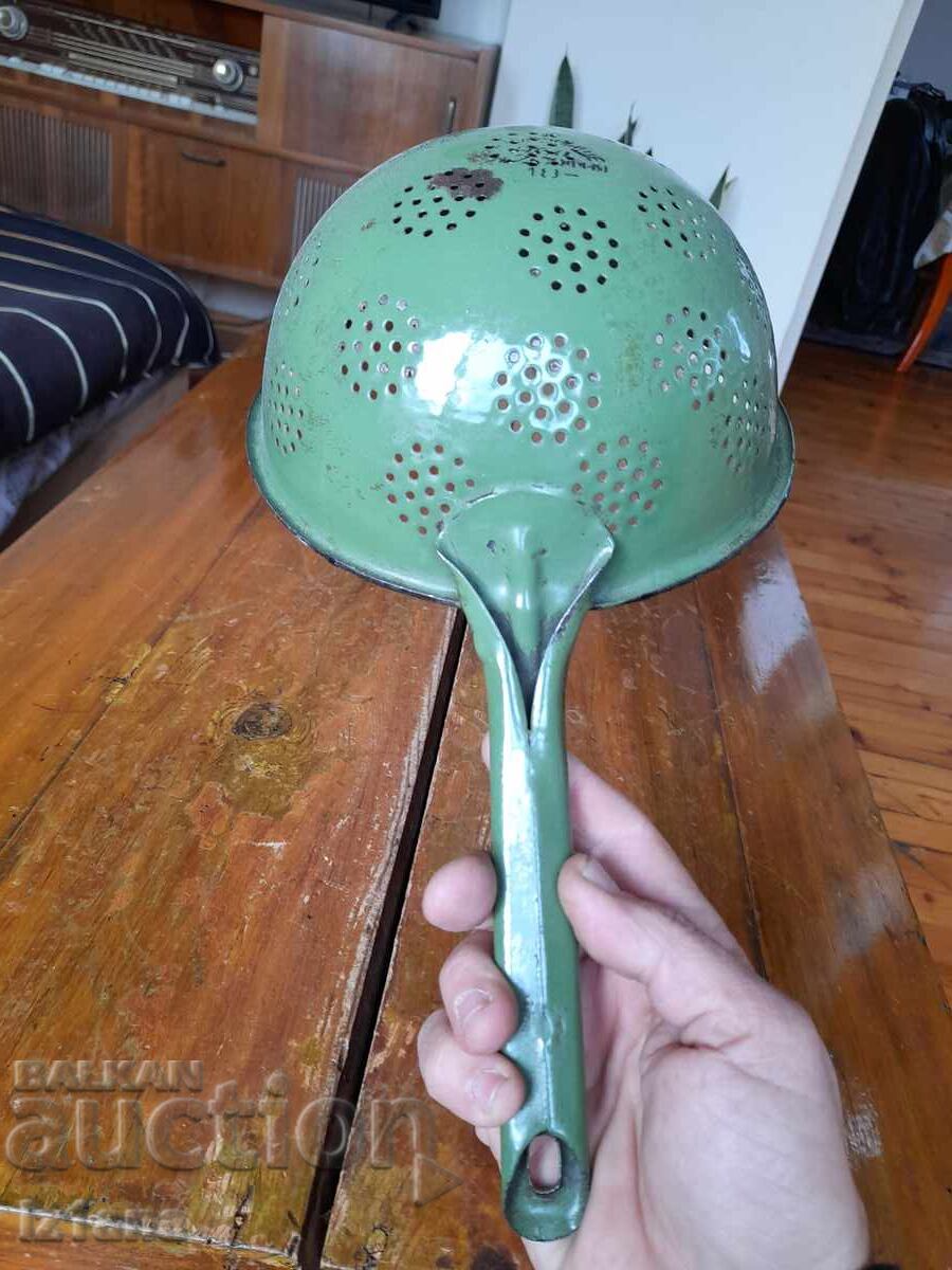 Delivery of Old enamel colander, colander Delivery of Old enamel colander, colander