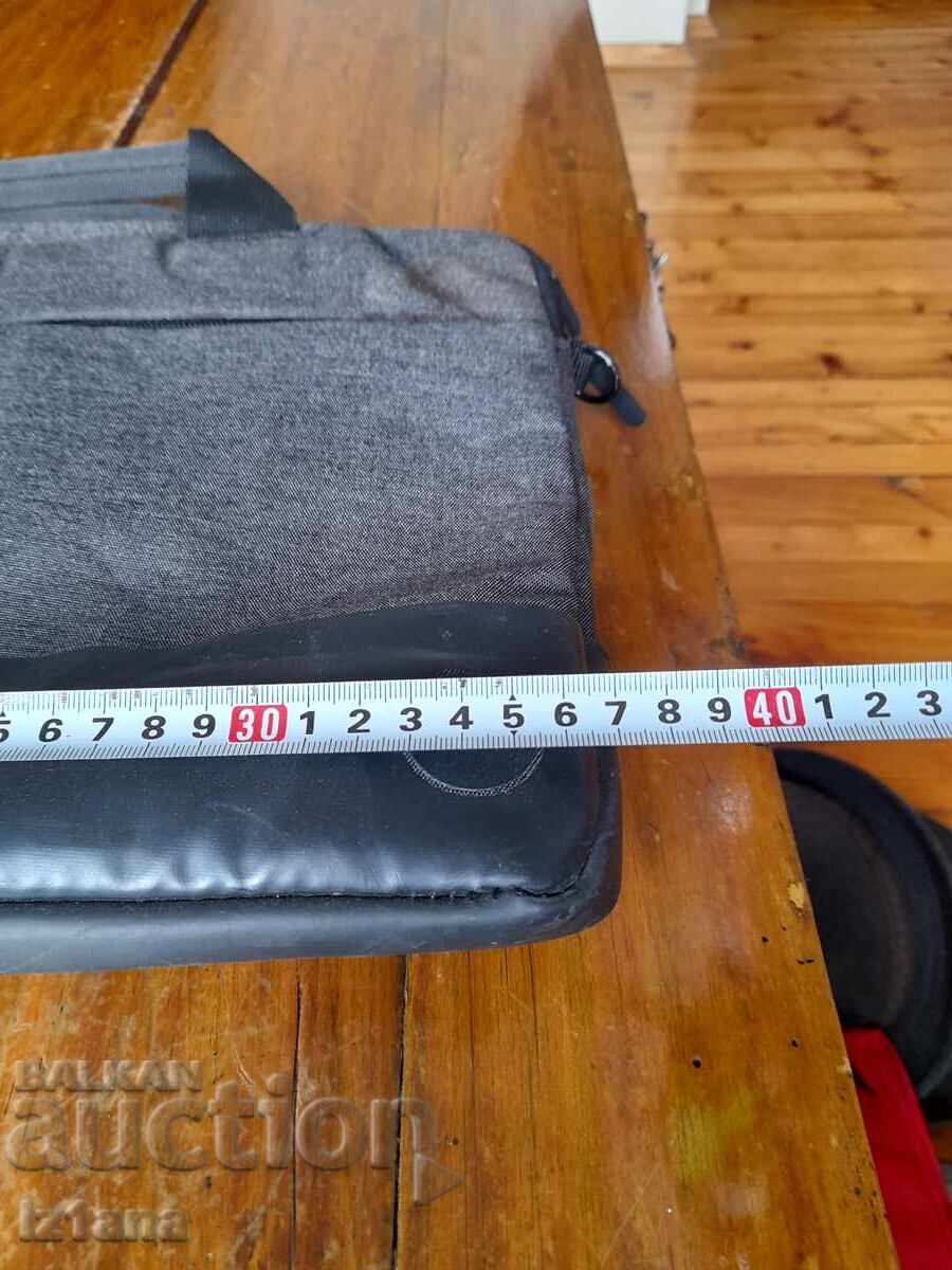 Old Dell laptop bag with price 22.00 BGN | € 11.25 Old Dell laptop bag with price 22.00 BGN | € 11.25
