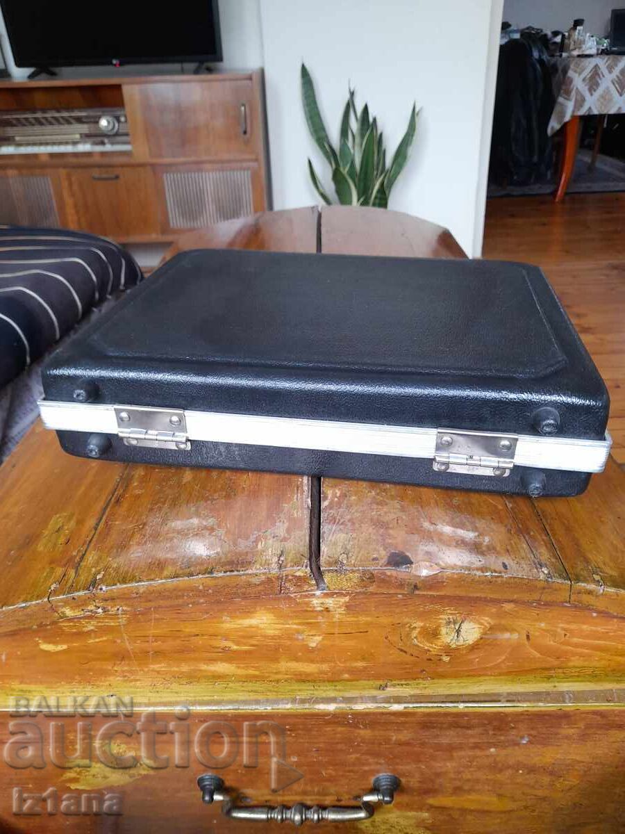 Servietă diplomatică veche, valiză - 5 Servietă diplomatică veche, valiză - 5