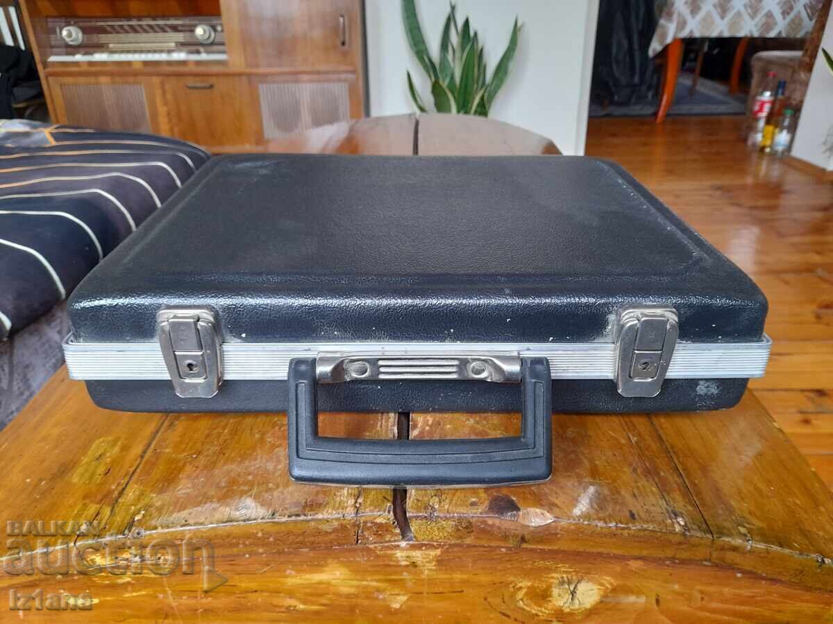 Servietă diplomatică veche, valiză - 6 Servietă diplomatică veche, valiză - 6