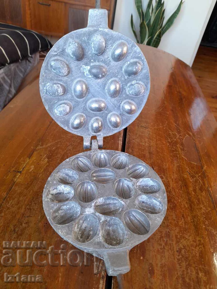 Delivery of Old device for baking sweets, Nuts Delivery of Old device for baking sweets, Nuts