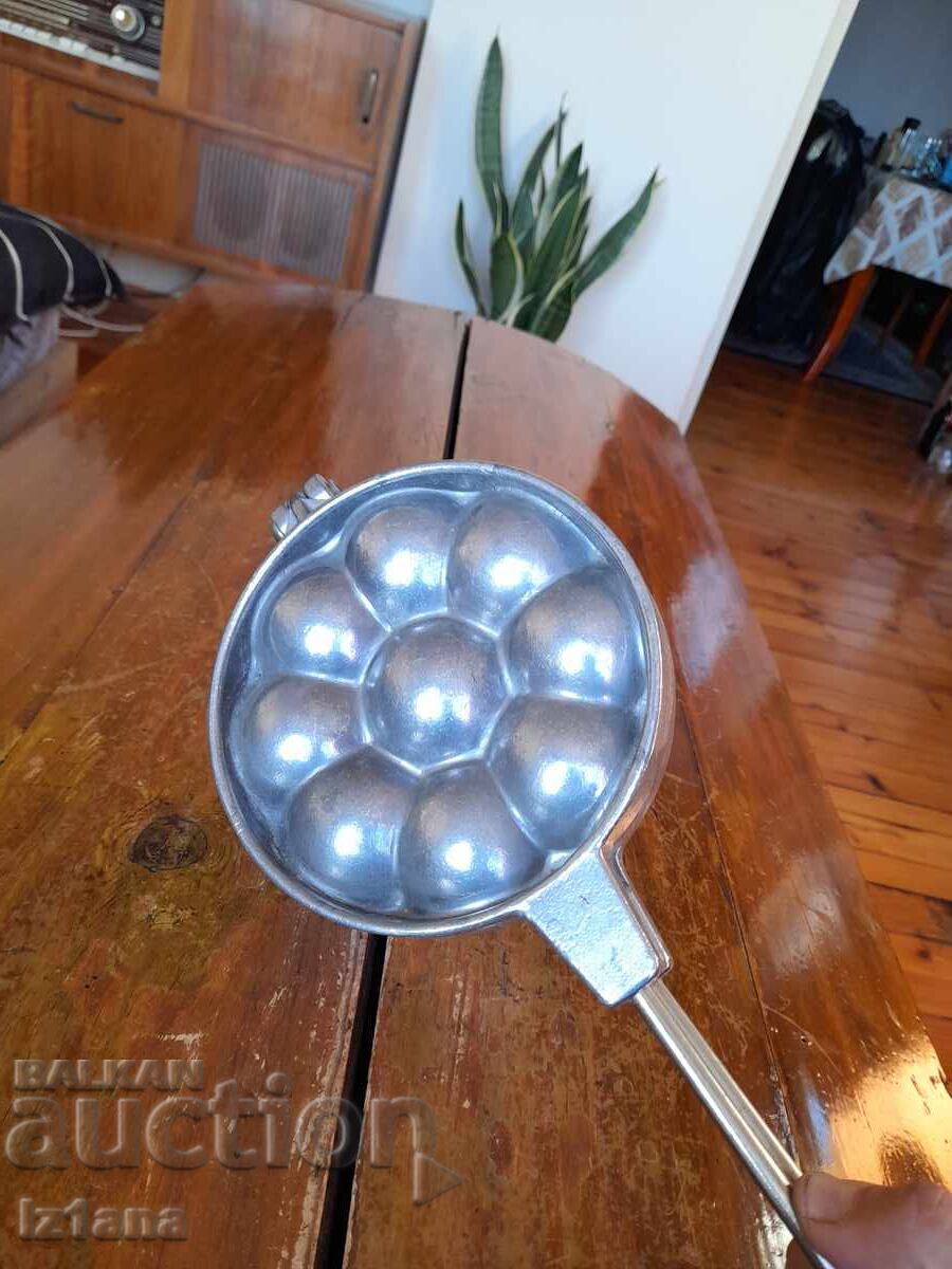 Auction Old device for baking sweets, Nuts Auction Old device for baking sweets, Nuts