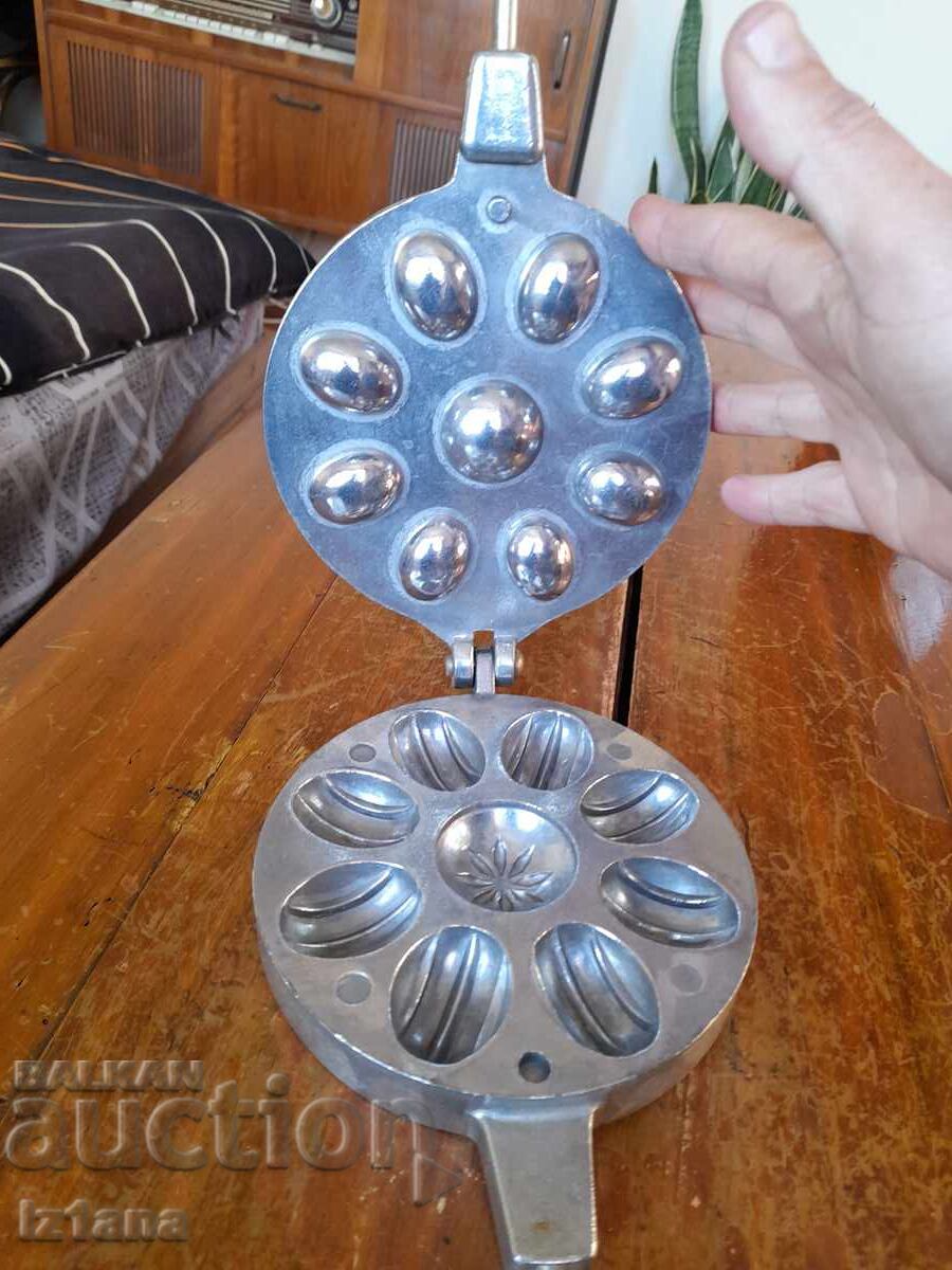 Old device for baking sweets, Nuts - 5 Old device for baking sweets, Nuts - 5