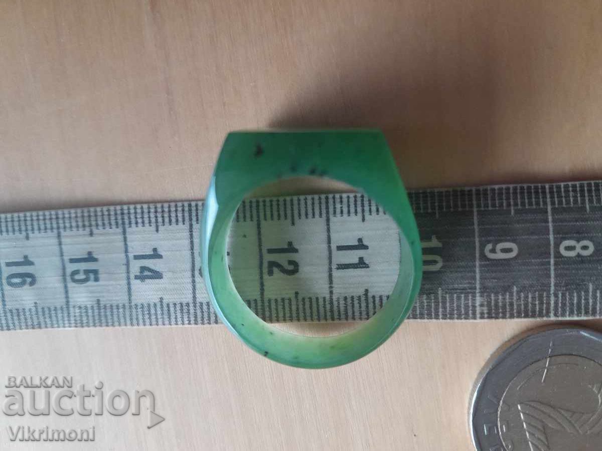 Δημοπρασία Δαχτυλίδι πράσινο νεφρίτη, μεγάλο, 50 καρατίων, Δημοπρασία Δαχτυλίδι πράσινο νεφρίτη, μεγάλο, 50 καρατίων,