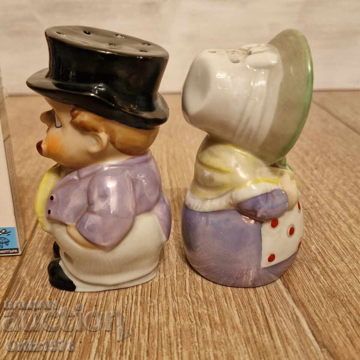 Auction Large porcelain salt shakers, 1960s Germany. Auction Large porcelain salt shakers, 1960s Germany.