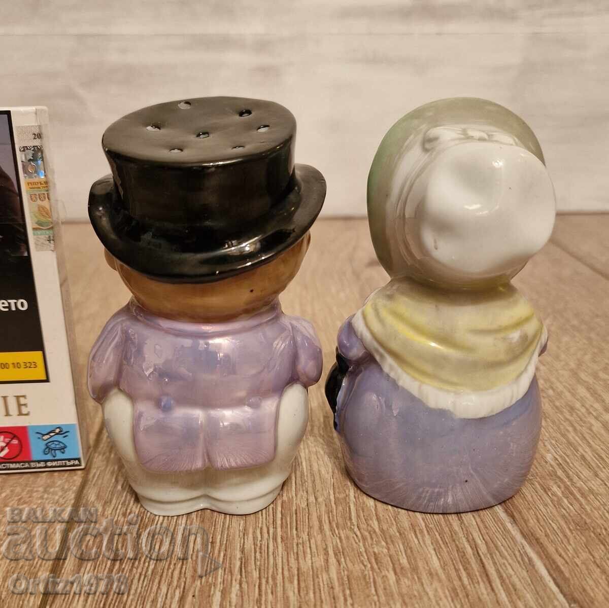 Delivery of Large porcelain salt shakers, 1960s Germany. Delivery of Large porcelain salt shakers, 1960s Germany.