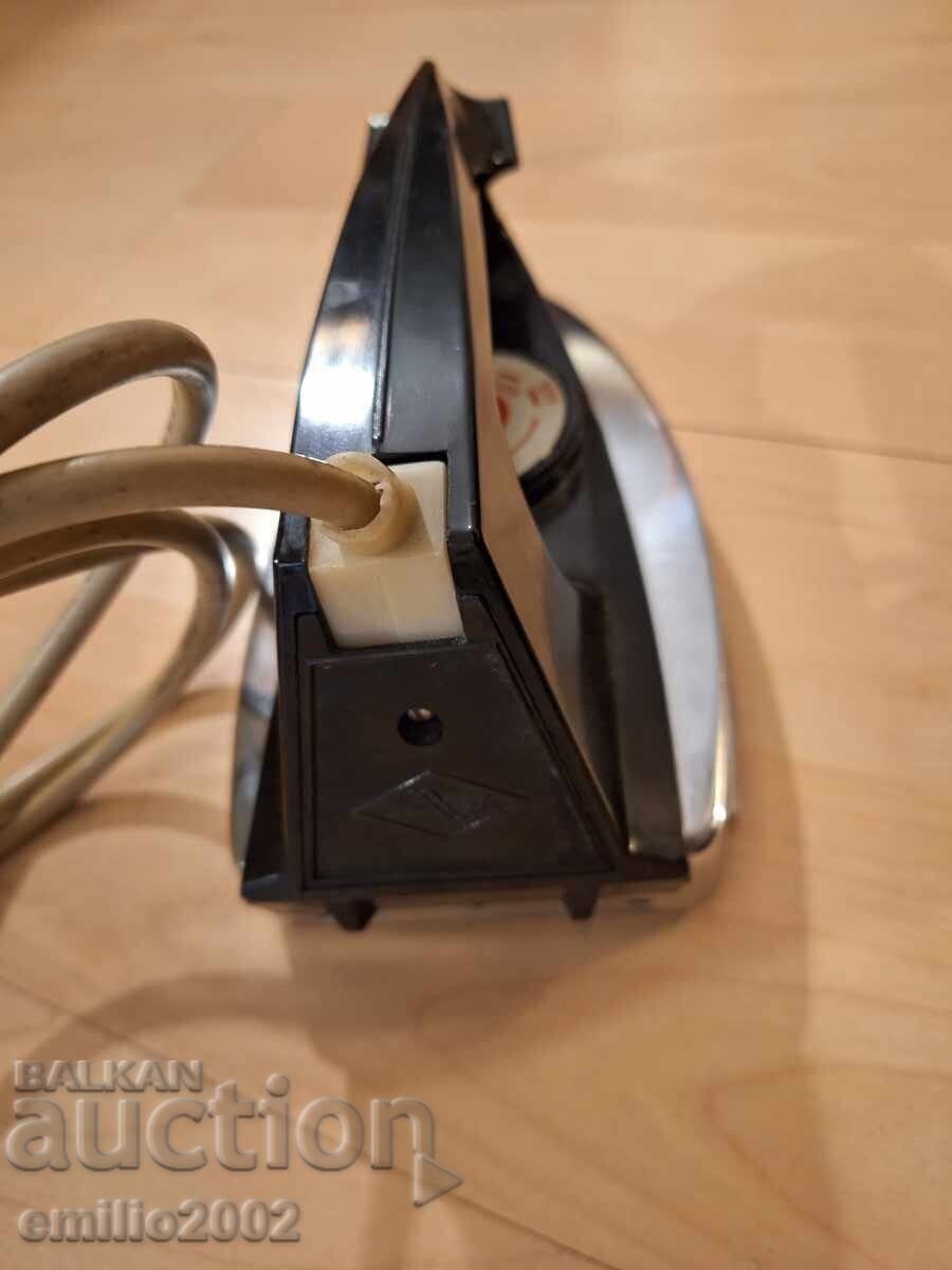 Retro iron social - 5 Retro iron social - 5